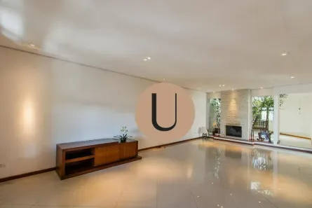 Casa com 4 Quartos à venda, 330m² no Vila Paranaguá, São Paulo