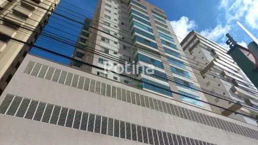 Apartamento com 2 Quartos para alugar, 71m² no Centro, Uberlândia