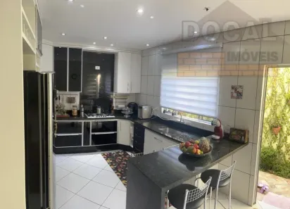 Sobrado com 3 Quartos à venda, 153m² no Cidade Intercap, Taboão da Serra