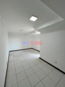 Casa com 3 Quartos para alugar, 180m² no Jardim Savóia, Ilhéus