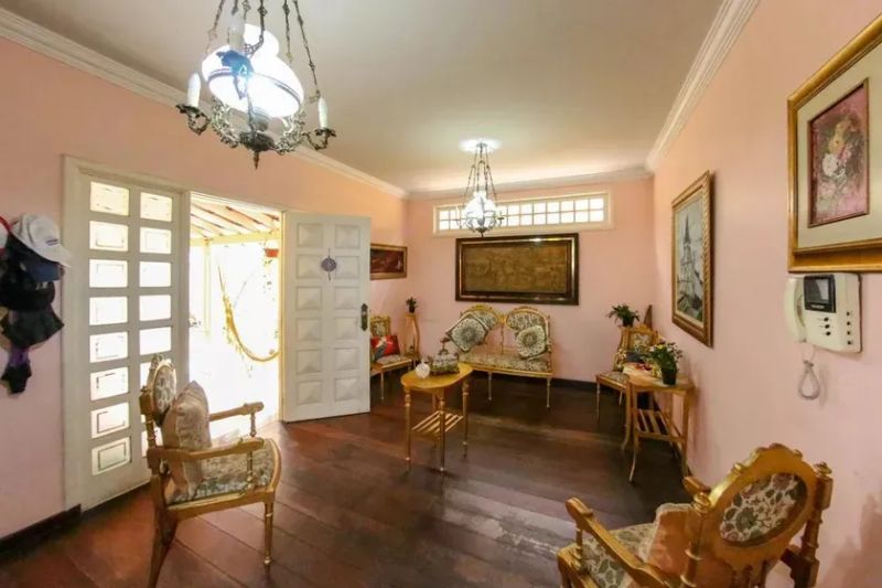 Casa com 5 quartos — Grajaú, Belo Horizonte