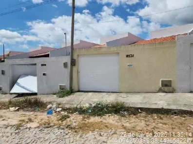 Casa com 2 Quartos à venda, 116m² no Queimadas, Horizonte