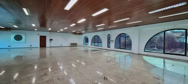 Prédio Comercial com 15 Quartos para alugar, 1250m² no Jardim Everest, São Paulo