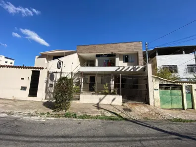 Casa com 6 Quartos à venda, 200m² no Bairu, Juiz de Fora