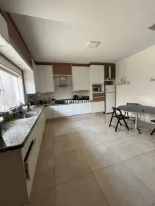 Sobrado com 4 Quartos à venda, 290m² no Jardim do Éden, Franca
