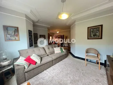 Casa de Condomínio com 3 Quartos à venda, 190m² no Jardim Inconfidência, Uberlândia