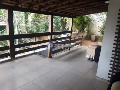 Casa com 7 Quartos à venda, 250m² no Copacabana, Rio de Janeiro