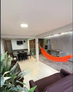 Casa com 3 Quartos para alugar, 240m² no Lagoa Nova, Natal