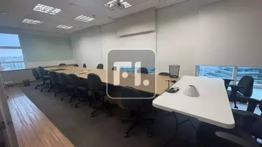 Sala Comercial para alugar, 135m² no Vila Cordeiro, São Paulo