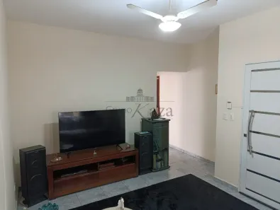 Imóvel Comercial com 4 Quartos à venda, 131m² no Jardim Santa Maria, Jacareí