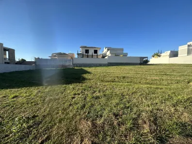Lote/Terreno à venda, 300m² no Parque Residencial Mart Ville, Presidente Prudente