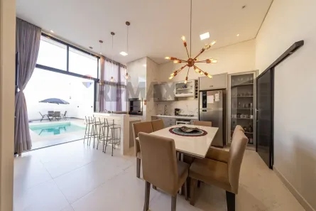 Casa com 2 Quartos à venda, 117m² no Floresta, Cascavel