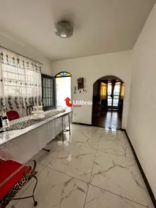 Casa com 3 Quartos à venda, 200m² no Sagrada Família, Belo Horizonte