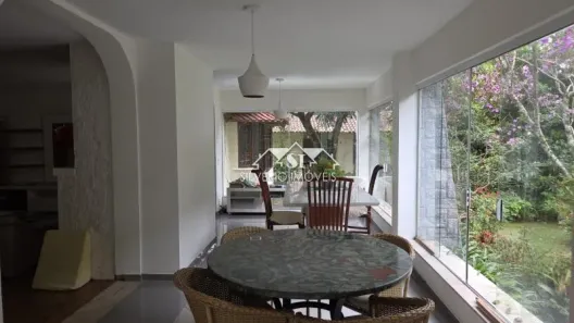 Casa de Condomínio com 4 Quartos para alugar, 320m² no Fazenda Inglesa, Petrópolis