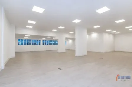 Sala Comercial para alugar, 208m² no Jardim Botânico, Curitiba