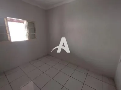 Casa com 2 Quartos para alugar, 90m² no Jardim Canaã, Uberlândia
