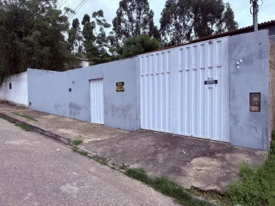 Imóvel Comercial com 10 Quartos para alugar, 180m² no Candeias, Vitória da Conquista
