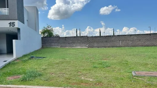 Lote/Terreno à venda, 256m² no Cará-cará, Ponta Grossa