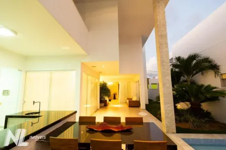 Casa com 4 Quartos à venda, 418m² no Candelária, Natal