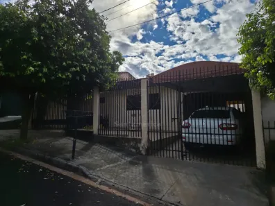 Casa com 2 Quartos à venda, 116m² no Conjunto Parigot de Souza 3, Londrina