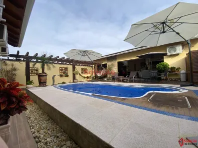 Casa com 3 Quartos à venda, 230m² no Niterói, Canoas