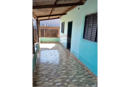 Casa com 3 Quartos para alugar, 72m² no , Confresa