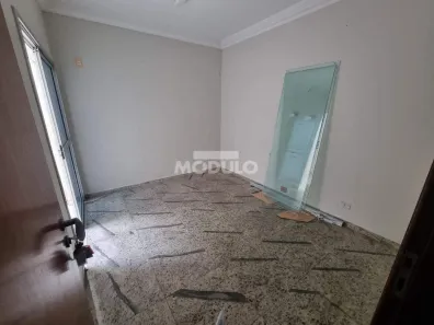 Sala Comercial para alugar, 24m² no Umuarama, Uberlândia
