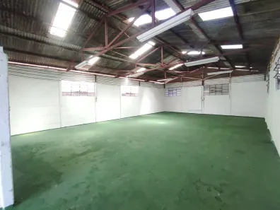 Galpão/Depósito/Armazém para alugar, 200m² no Guará II, Brasília