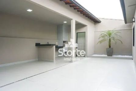 Casa com 3 Quartos à venda, 260m² no Santa Mônica, Uberlândia
