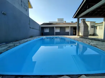 Casa com 3 Quartos para alugar, 120m² no Balneário Riviera II, Matinhos