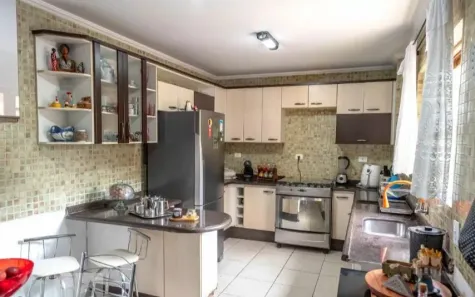 Casa com 3 Quartos à venda, 230m² no Vila Esperança, São Paulo