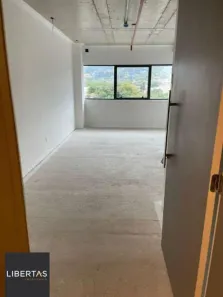 Sala Comercial à venda, 34m² no Teresópolis, Porto Alegre