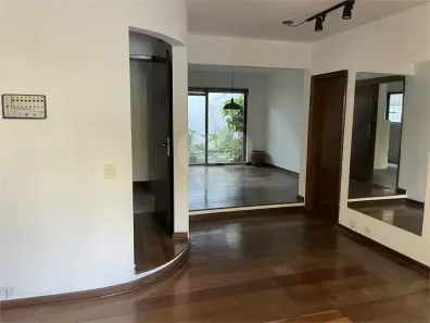 Sobrado com 4 Quartos à venda, 261m² no Vila Madalena, São Paulo