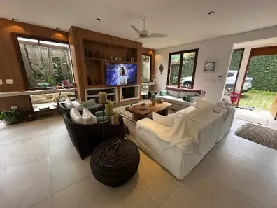 Casa com 4 Quartos para alugar, 280m² no Baleia, São Sebastião