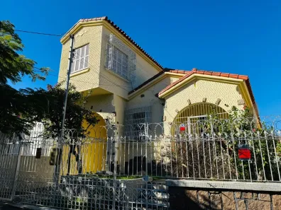 Casa com 3 Quartos à venda, 450m² no Petrópolis, Porto Alegre