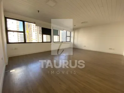 Sala Comercial à venda, 52m² no Moema, São Paulo