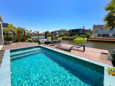 Casa de Condomínio com 5 Quartos à venda, 350m² no Cci, Xangri-lá