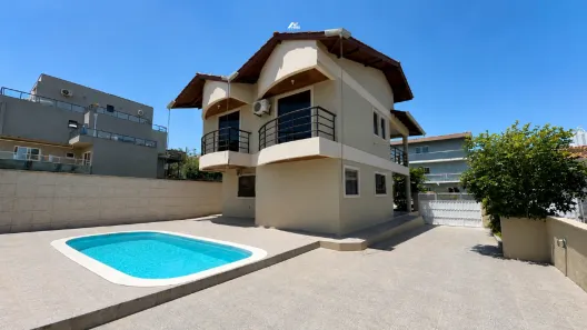 Casa com 5 Quartos à venda, 250m² no Ariribá, Balneário Camboriú