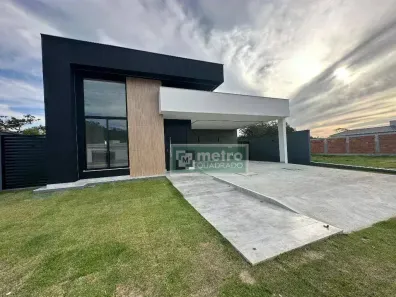 Casa de Condomínio com 3 Quartos à venda, 215m² no Extensão do Bosque, Rio das Ostras