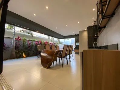Casa de Condomínio com 4 Quartos à venda, 201m² no Laranjeiras, Uberlândia