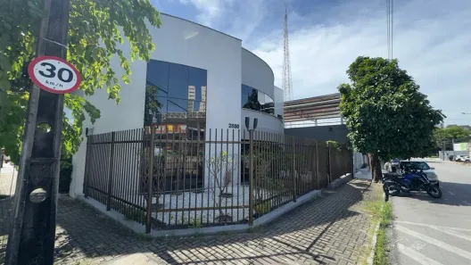 Imóvel Comercial para alugar, 650m² no Joaquim Távora, Fortaleza