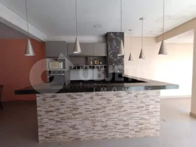 Casa com 3 Quartos à venda, 220m² no Laranjeiras, Uberlândia