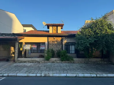 Casa com 3 Quartos à venda, 133m² no Centro, Balneário Camboriú