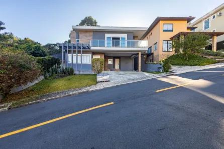 Casa de Condomínio com 4 Quartos para alugar, 355m² no Campo Comprido, Curitiba