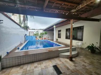 Casa com 3 Quartos à venda, 222m² no Canto do Forte, Praia Grande