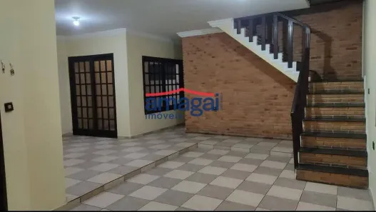 Sobrado com 3 Quartos à venda, 212m² no Jardim das Oliveiras, Jacareí