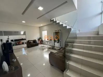 Sobrado com 3 Quartos para alugar, 150m² no Laranjeiras, Uberlândia