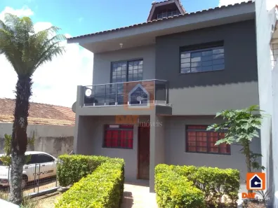 Sobrado com 3 Quartos à venda, 220m² no Uvaranas, Ponta Grossa