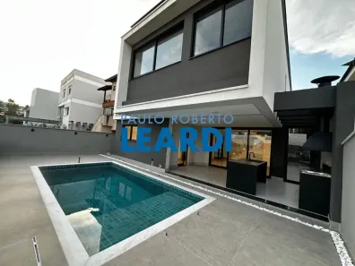 Casa de Condomínio com 3 Quartos à venda, 300m² no Arujá 5, Arujá