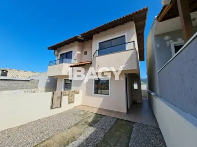 Casa com 2 Quartos para alugar, 61m² no Bela Vista, Palhoça